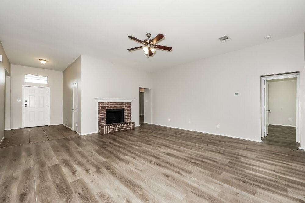 1738 Oneal St - Photo 3 of 16