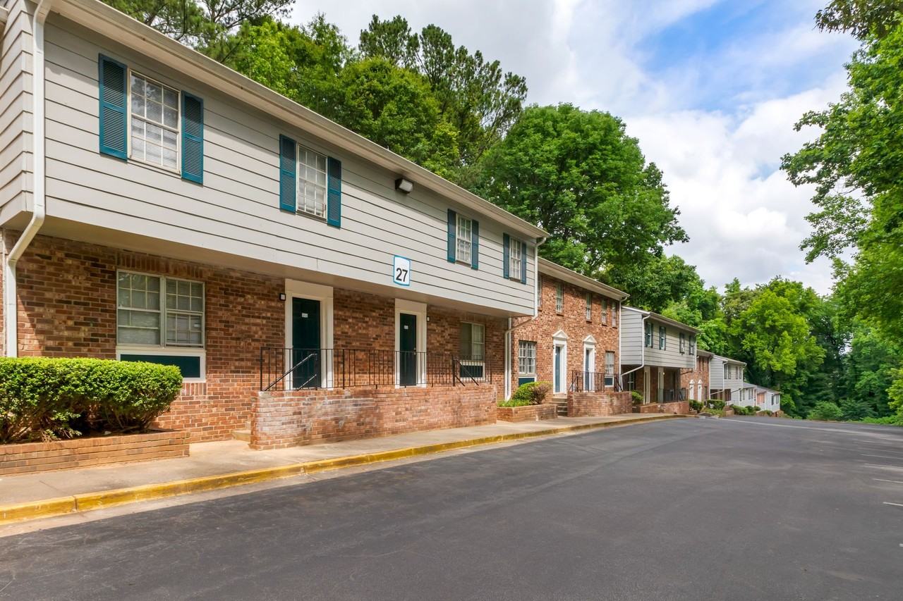 Crystal Grove Townhomes - Photo 4 of 50