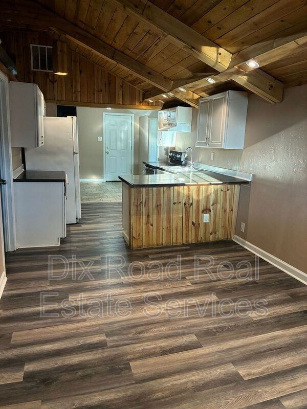 2121 Culver Ave - Photo 4 of 18