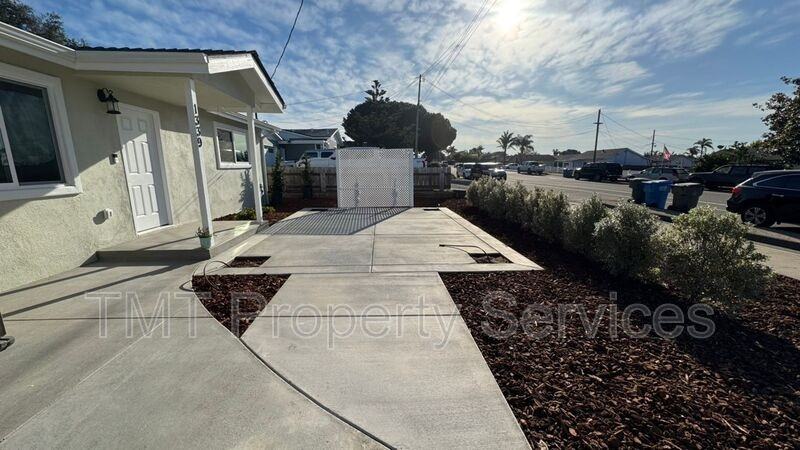 1339 Newport Ave - Photo 2 of 16