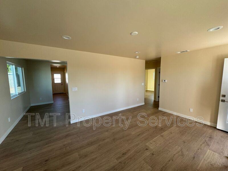 1339 Newport Ave - Photo 3 of 16