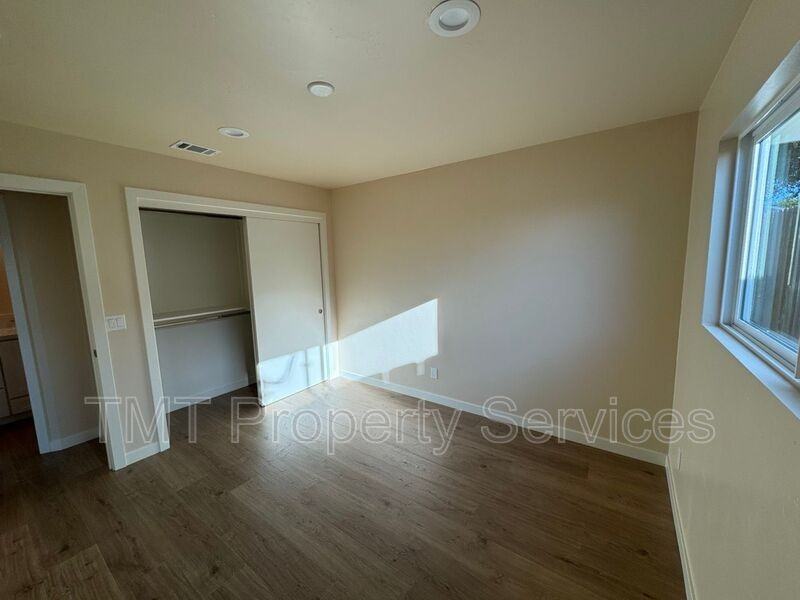 1339 Newport Ave - Photo 5 of 16