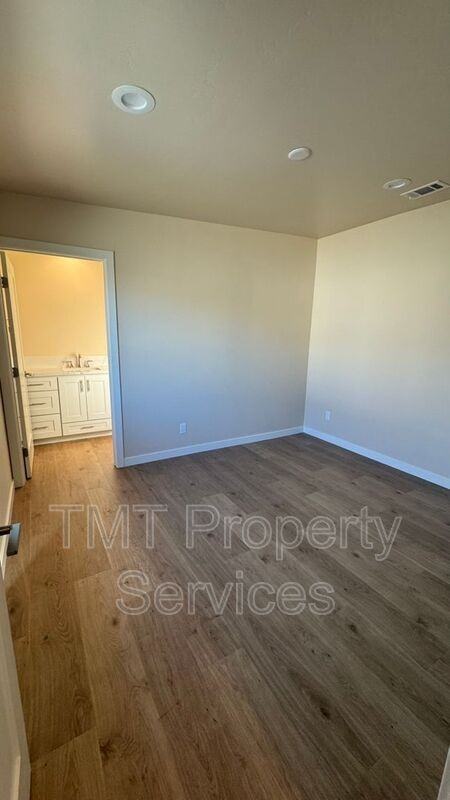 1339 Newport Ave - Photo 7 of 16