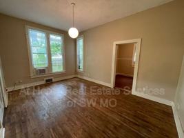 featured image of 530 W Mount Vernon St #1