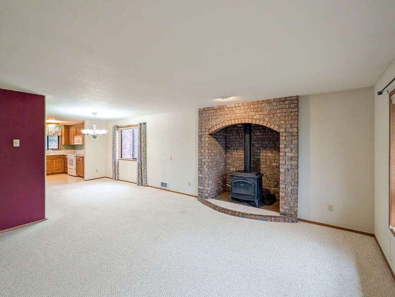 4304 83rd Ave Ne - Photo 4 of 23