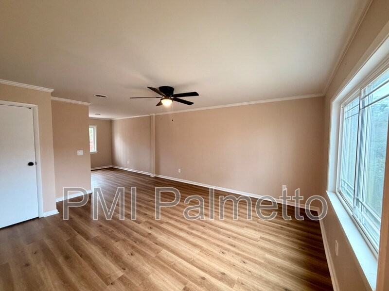 1244 Grove Park Ln - Photo 3 of 13