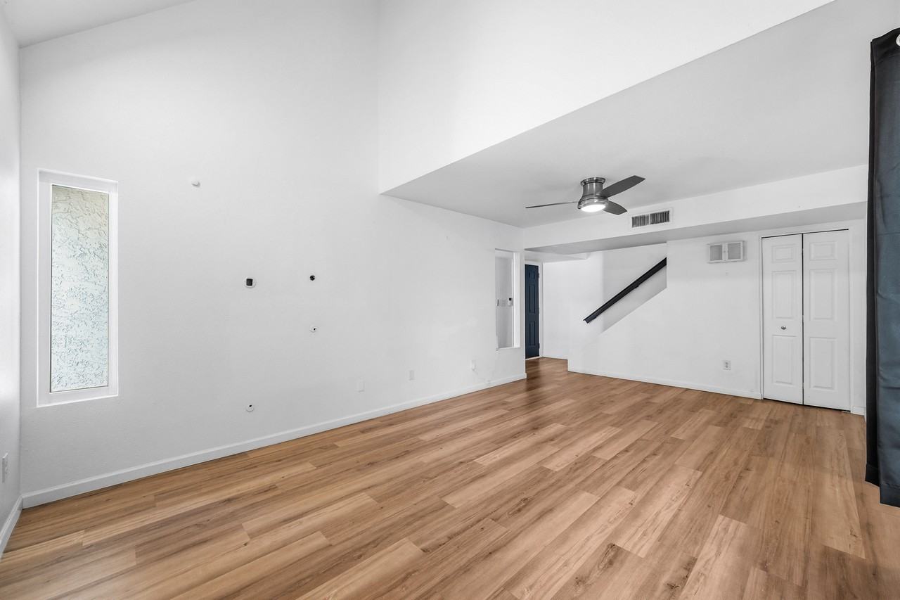 6820 South Snyder Lane - Photo 2 of 19