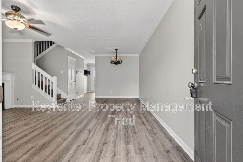 94 Tannenbaum Cir - Photo 7 of 39