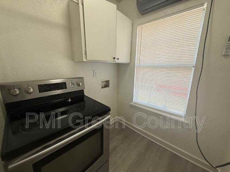 2430 E Pine St - Photo 6 of 11