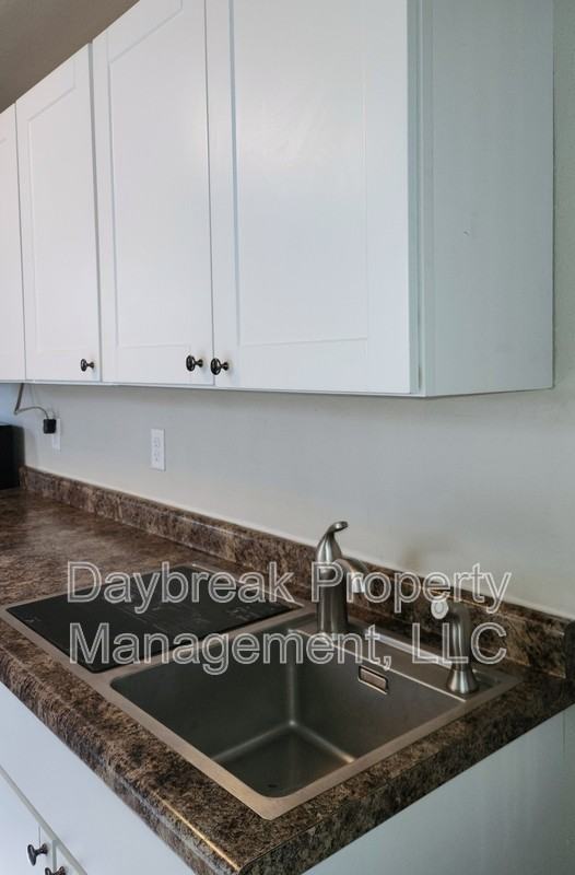 1005 12th St N - Photo 6 of 31