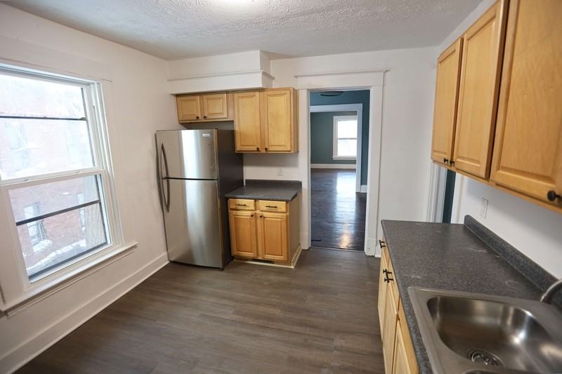 1222 Wealthy St Se - Photo 2 of 10