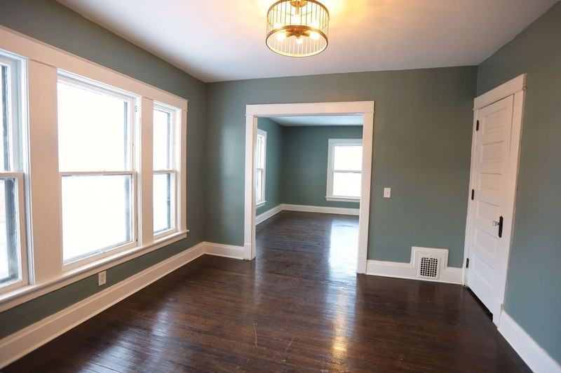 1222 Wealthy St Se - Photo 4 of 10