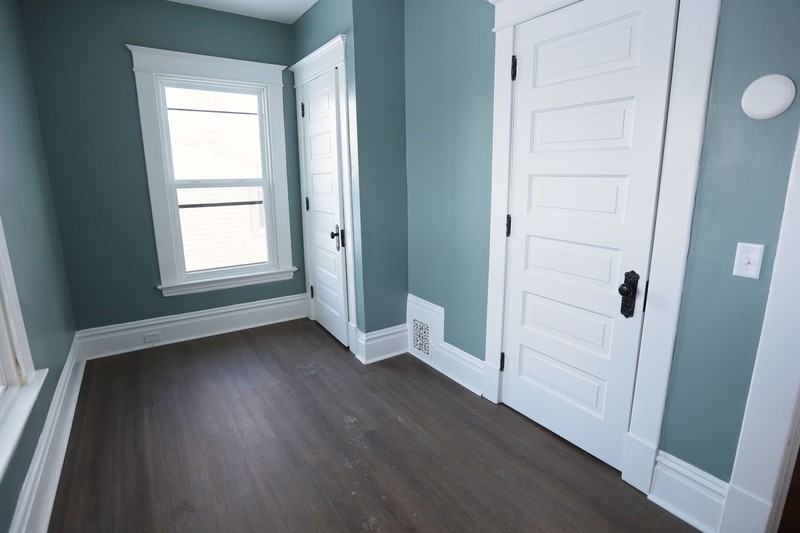 1222 Wealthy St Se - Photo 6 of 10