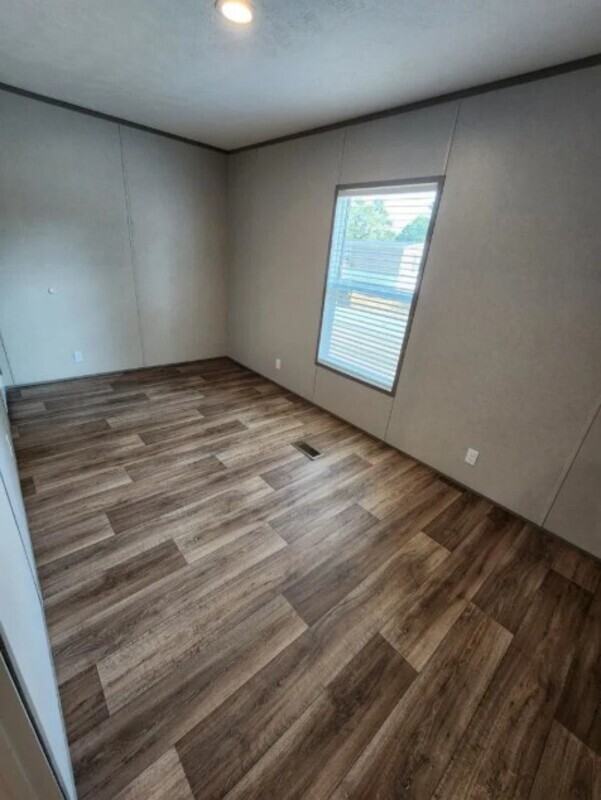 4292 Anchor Ct - Photo 2 of 7