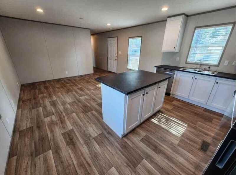 4292 Anchor Ct - Photo 3 of 7