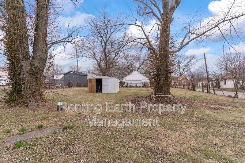 6546 Joseph Ave - Photo 3 of 16