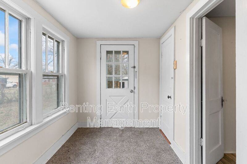 6546 Joseph Ave - Photo 4 of 16