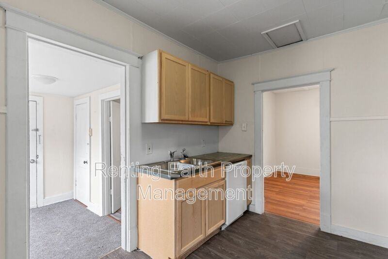 6546 Joseph Ave - Photo 5 of 16