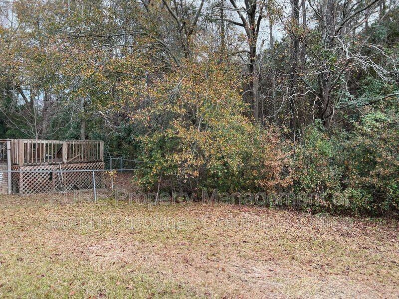 996 Chester St - Photo 5 of 23