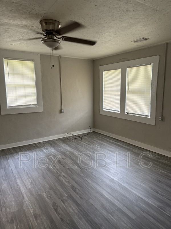 622 Smoot St - Photo 2 of 11