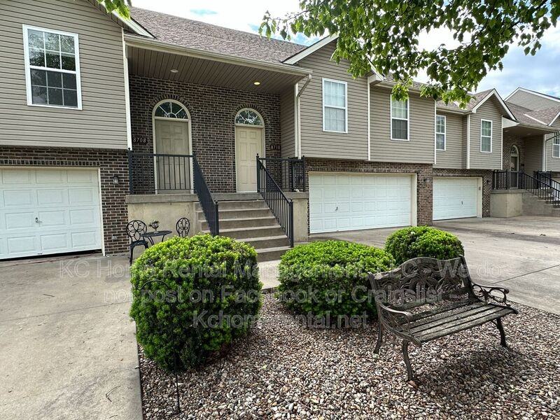 8710 N Cleveland Ave - Photo 2 of 33