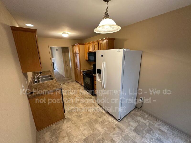 8710 N Cleveland Ave - Photo 7 of 33