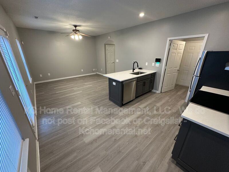 1955 N 80th Ct - Photo 7 of 32