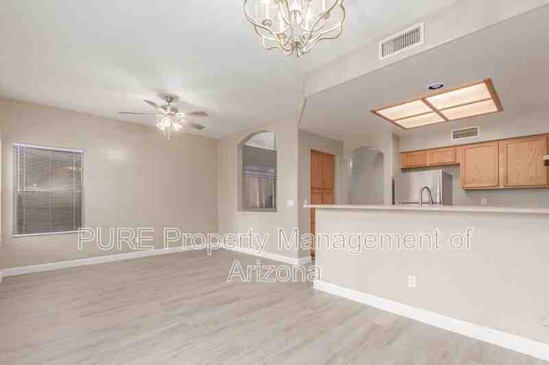 10512 W Almeria Rd - Photo 4 of 18