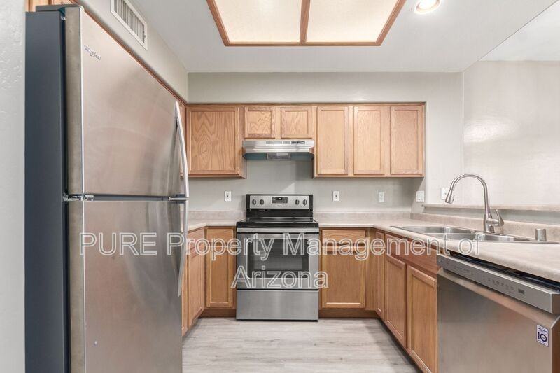 10512 W Almeria Rd - Photo 5 of 18