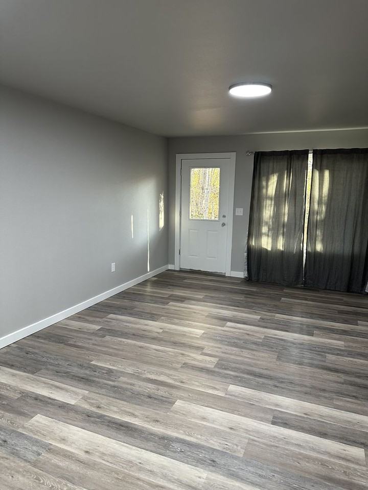 Creekwood 1940 - Photo 2 of 29