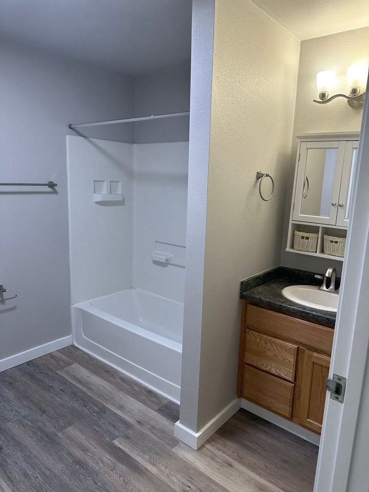 Creekwood 1940 - Photo 6 of 29