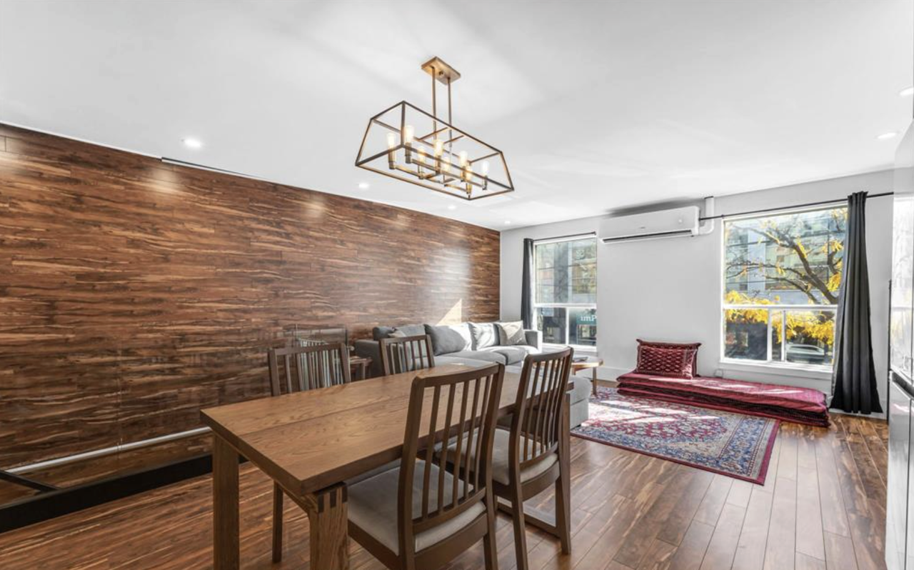 Queen St W & Spadina Ave. - Photo 5 of 17