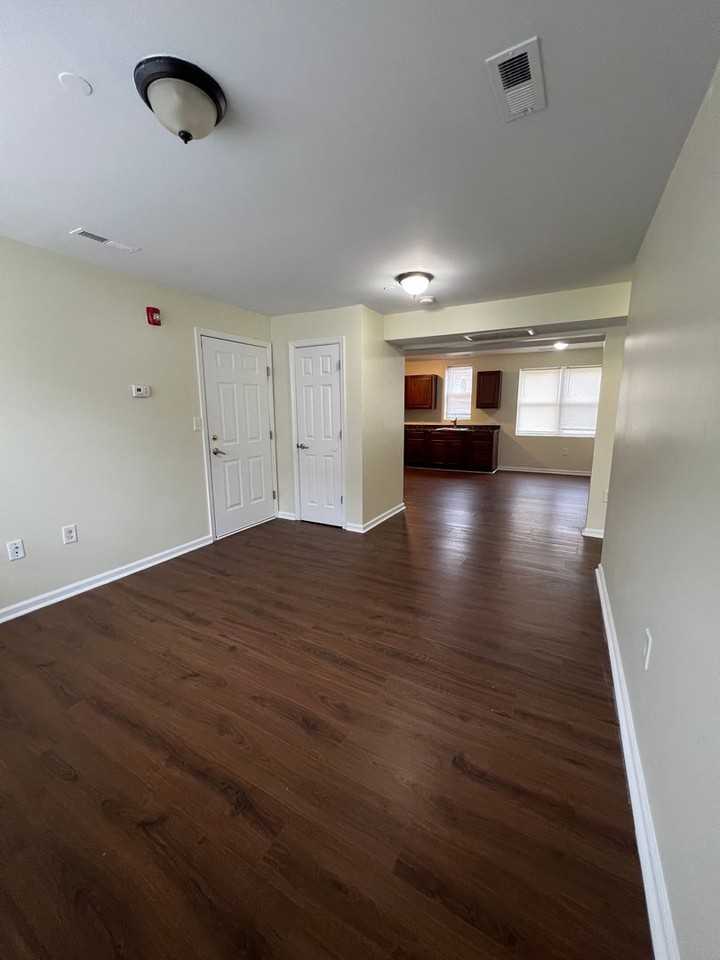 4300 Liberty Heights Avenue - Photo 4 of 14