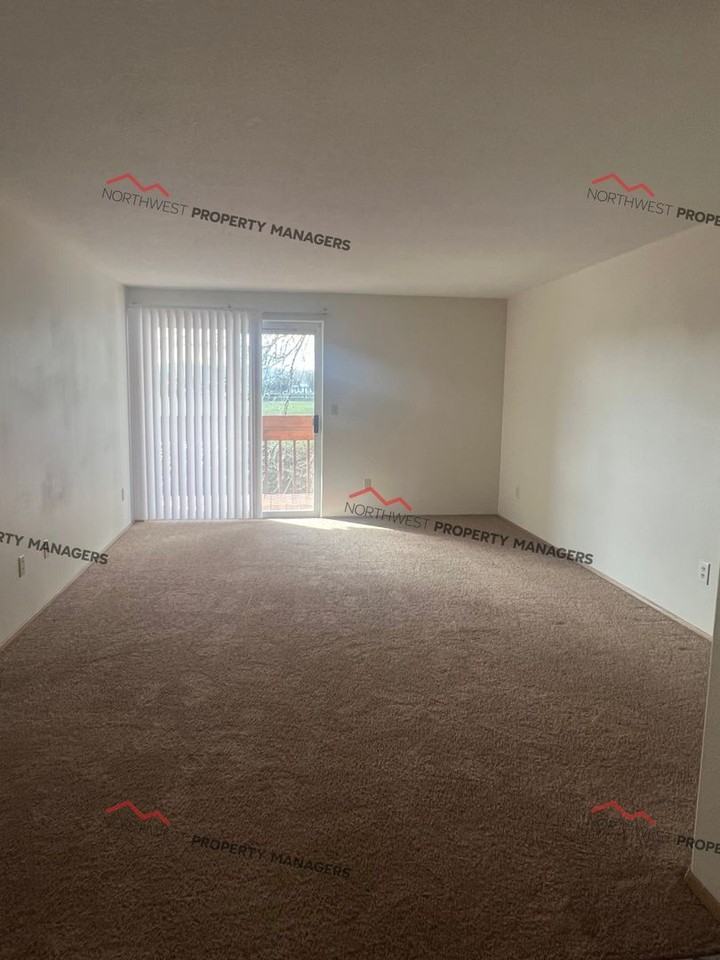 R294 Rivers Edge Apartments - Photo 3 of 9