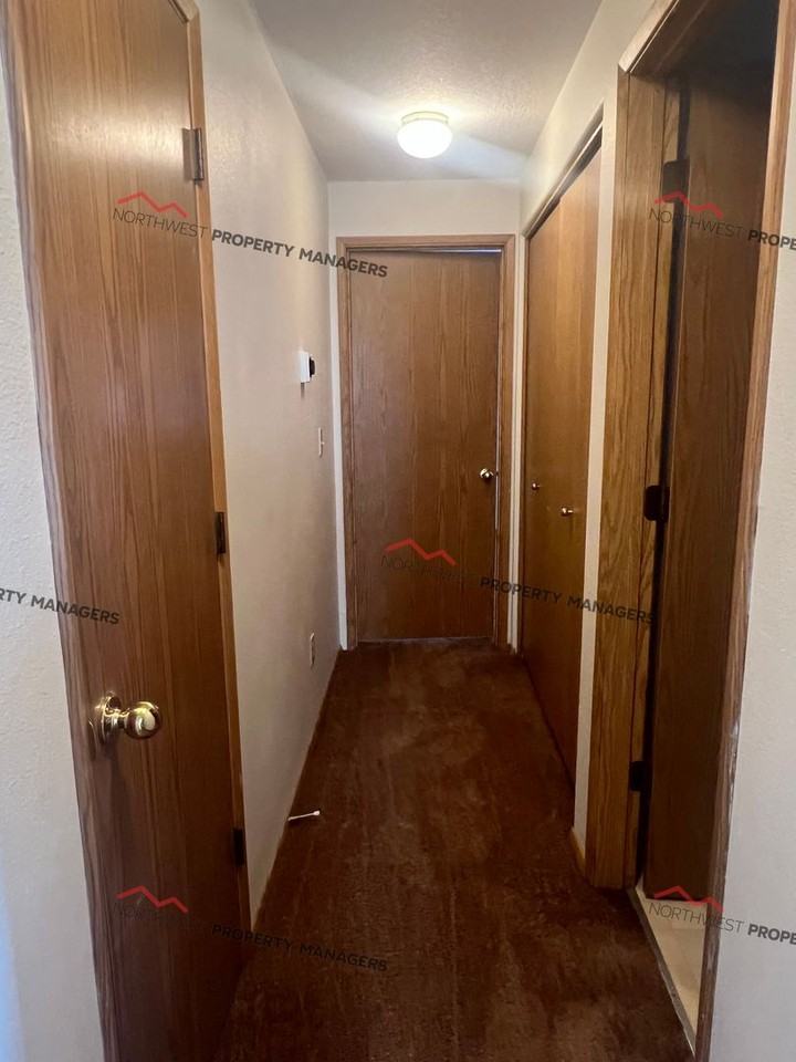 R294 Rivers Edge Apartments - Photo 5 of 9