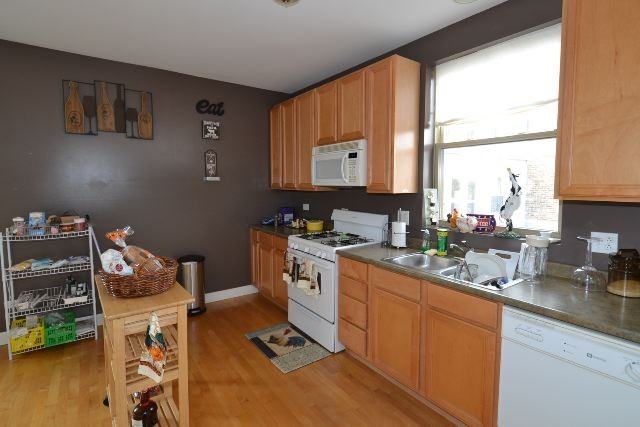 5206 N Sawyer Ave #2 - Photo 2 of 19