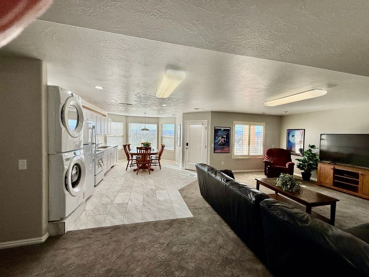 2846 E Overlook Dr - Photo 4 of 20