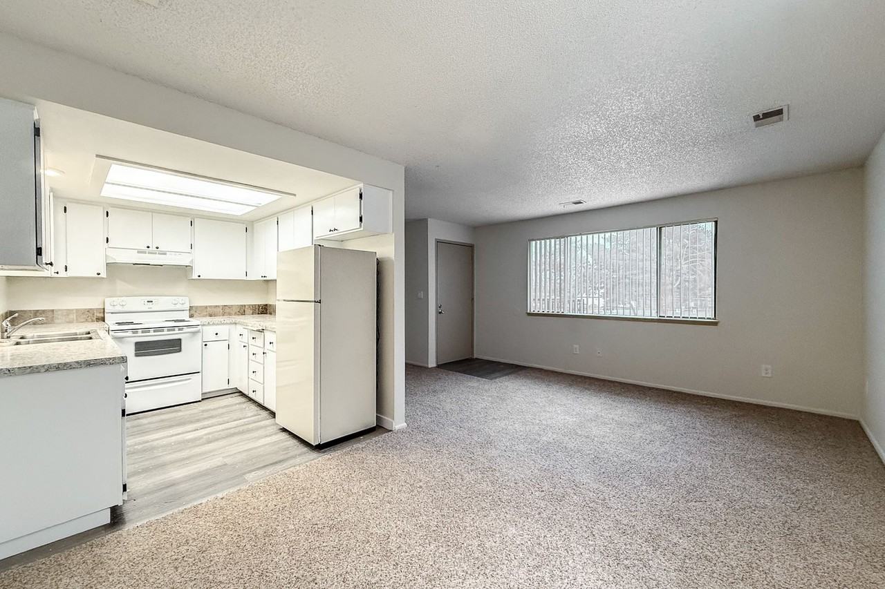 Avalon Court Apartments - Photo 7 of 36