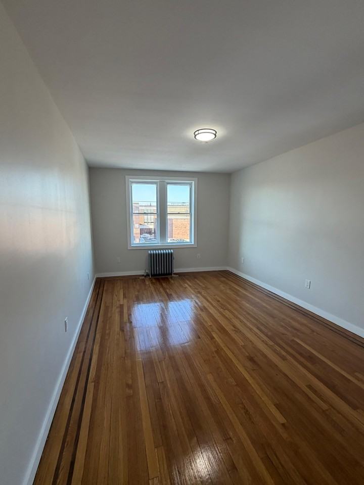 179 Madison - Photo 5 of 17