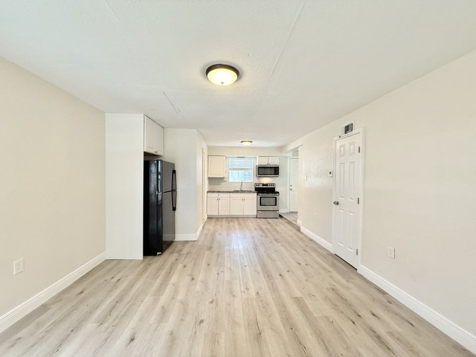 725 21st Avenue South, St Petersburg, 33705 - Photo 3 of 31