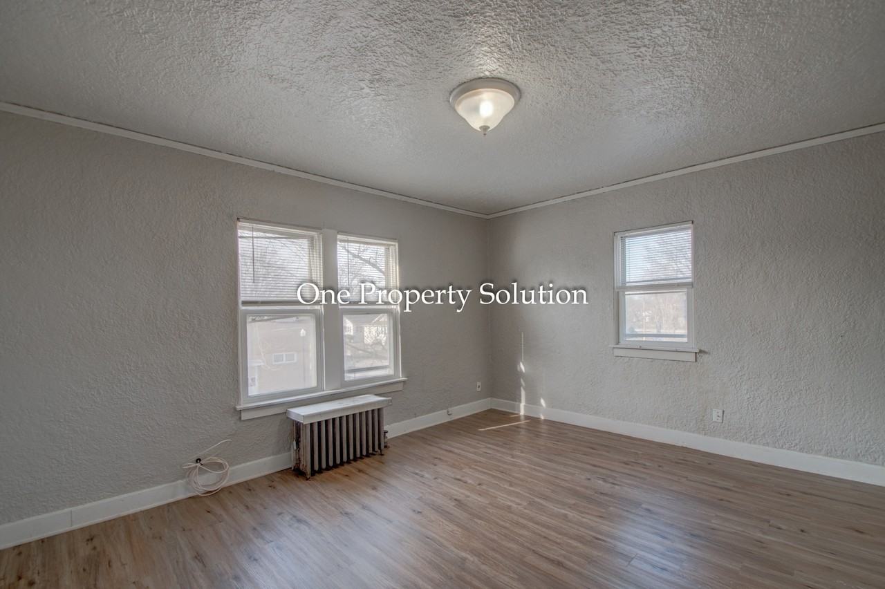 6831 Jackson Avenue - Photo 4 of 13