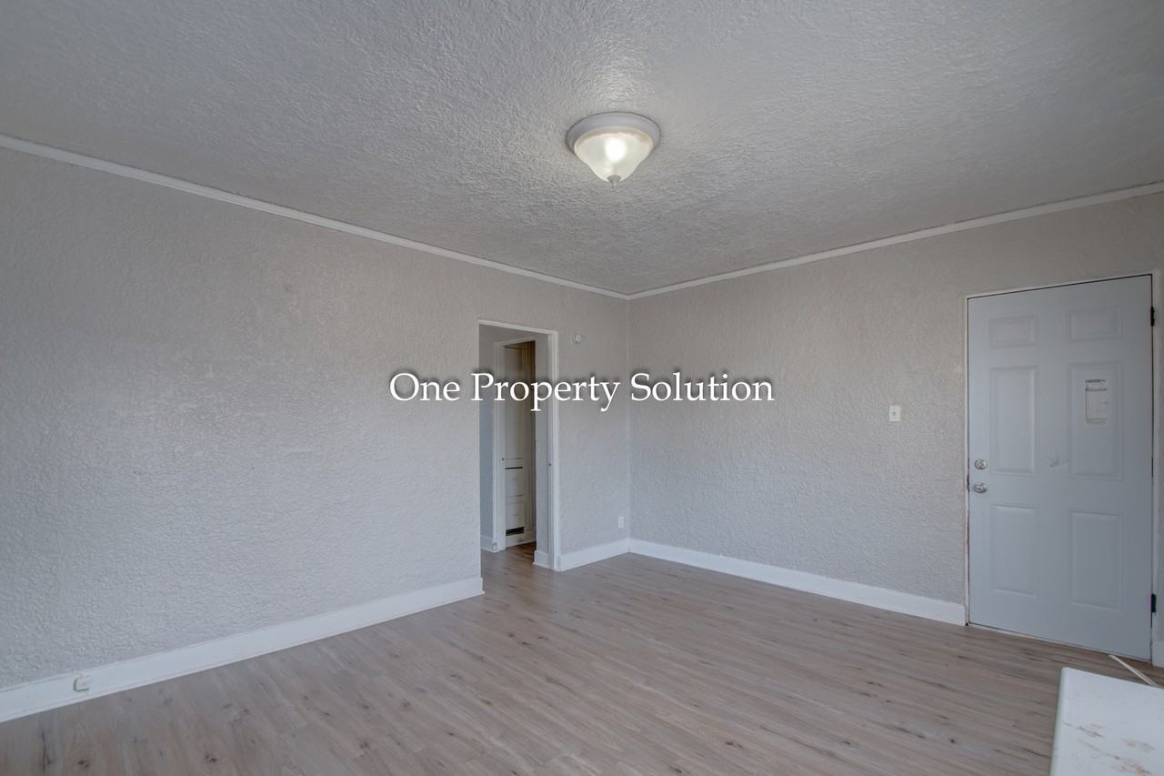 6831 Jackson Avenue - Photo 6 of 13