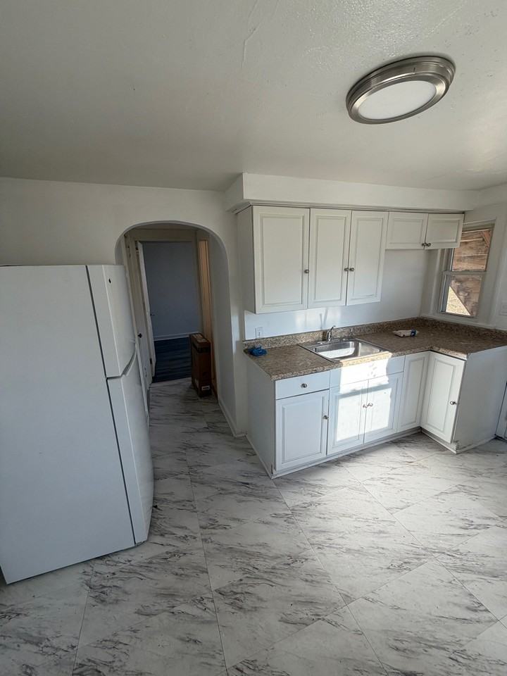 143 Front Street - Photo 3 of 8