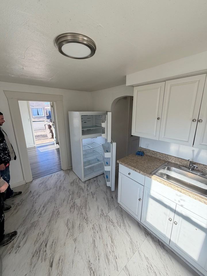 143 Front Street - Photo 4 of 8