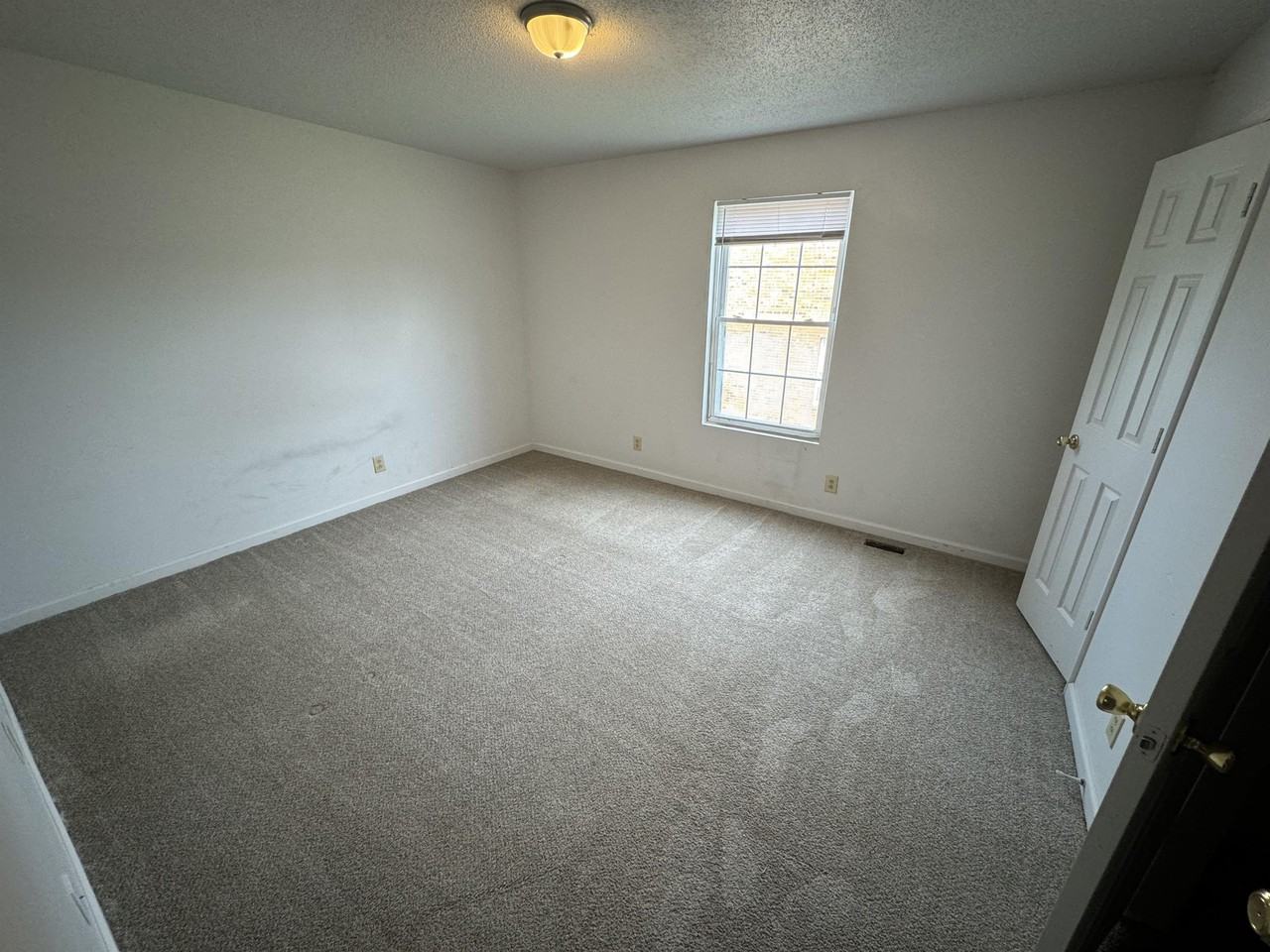 211 Timber Court Drive - Photo 4 of 5