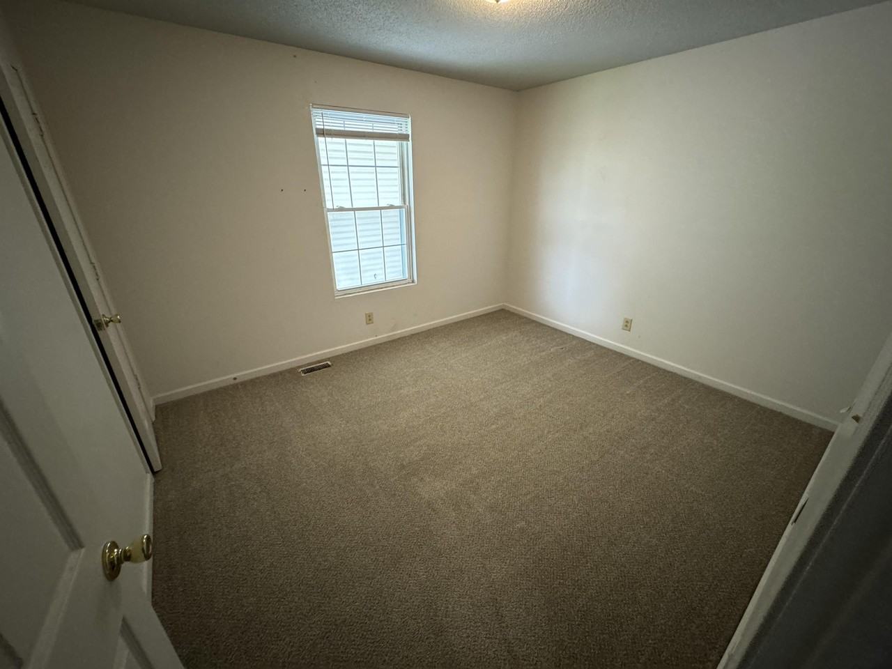 211 Timber Court Drive - Photo 5 of 5