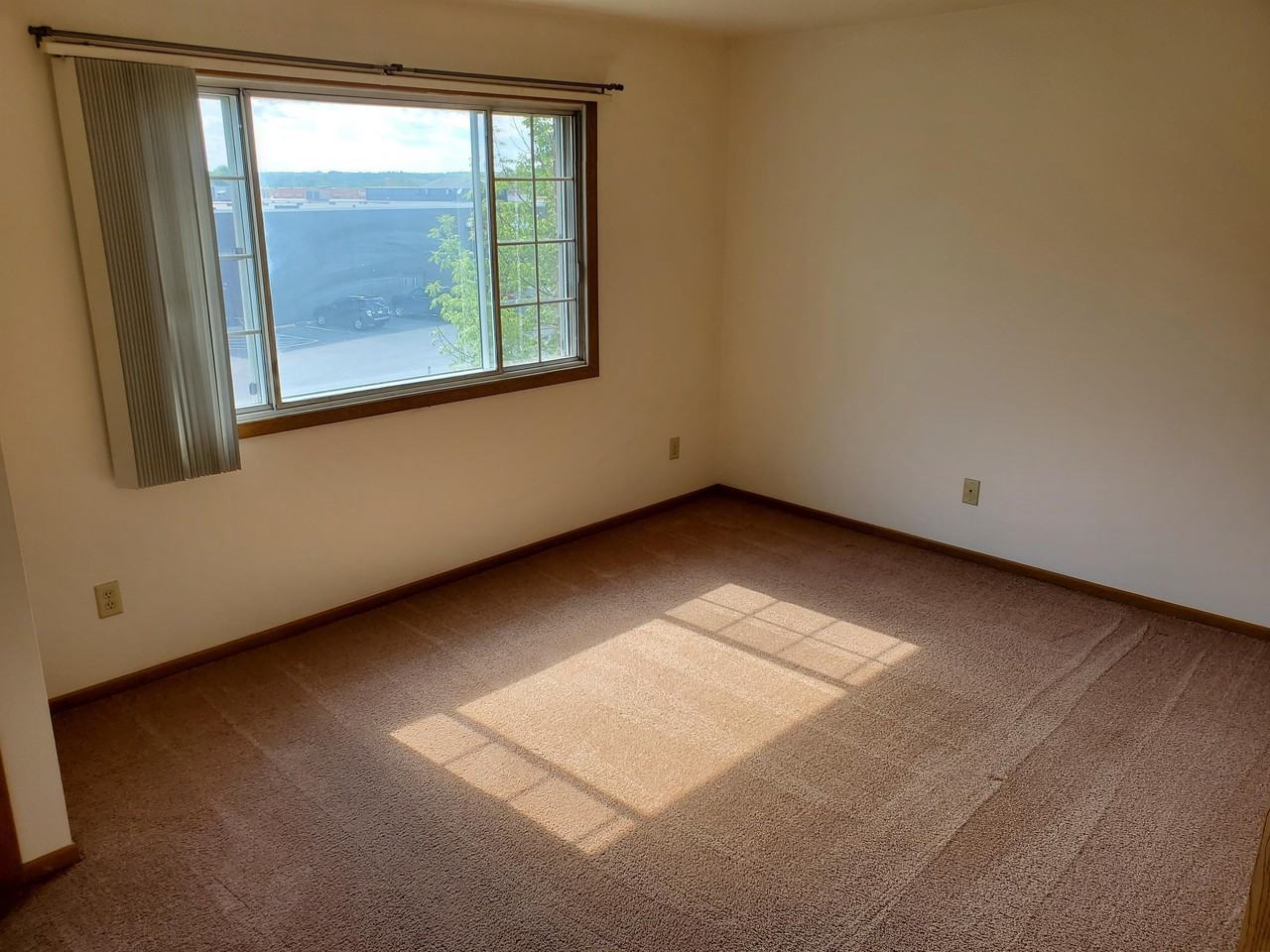 S75 W16830 Gregory Dr - Photo 6 of 13