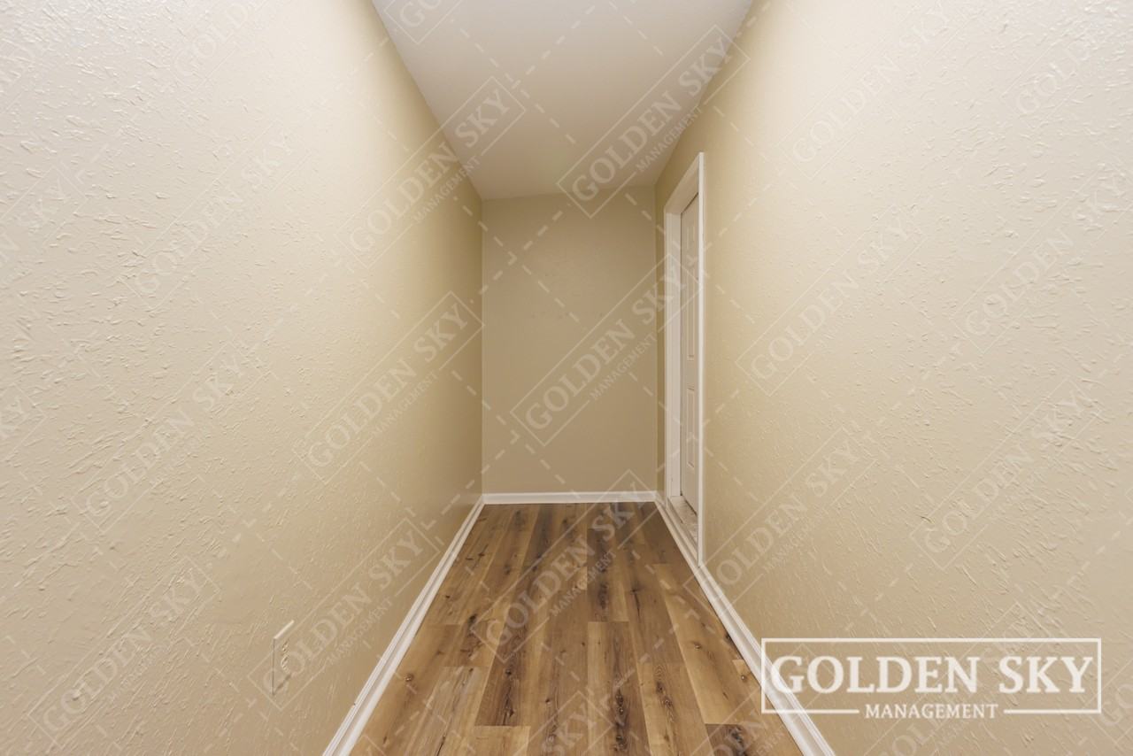 1611 South Gharkey Street - Photo 2 of 10