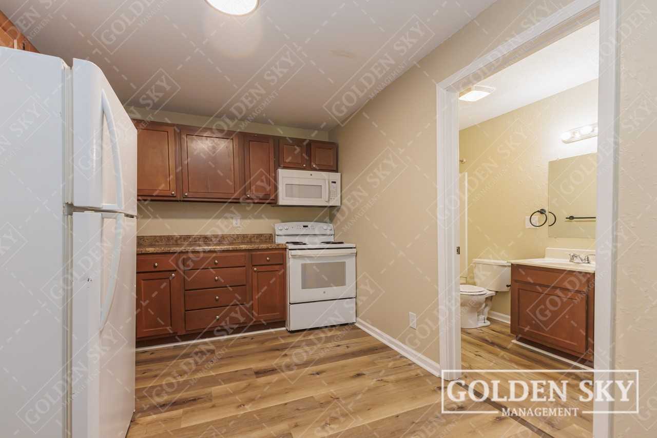 1611 South Gharkey Street - Photo 3 of 10