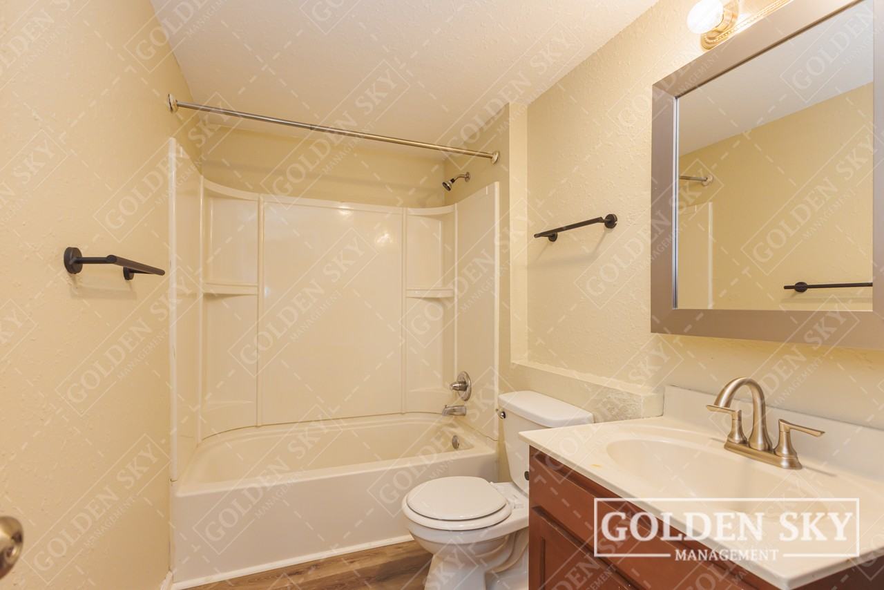 1609 South Gharkey Street - Photo 3 of 8